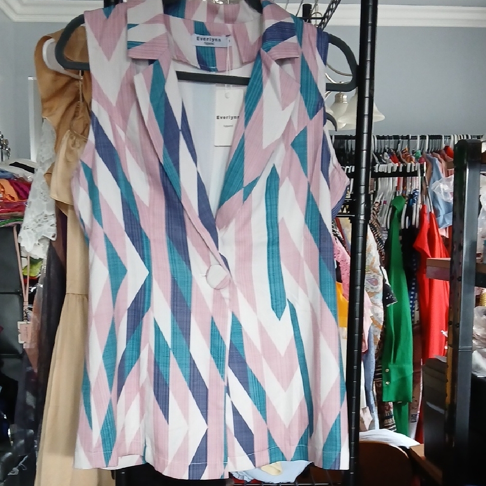 Sleeveless V-Neck Geometric Stripe Vest in Pink & Teal